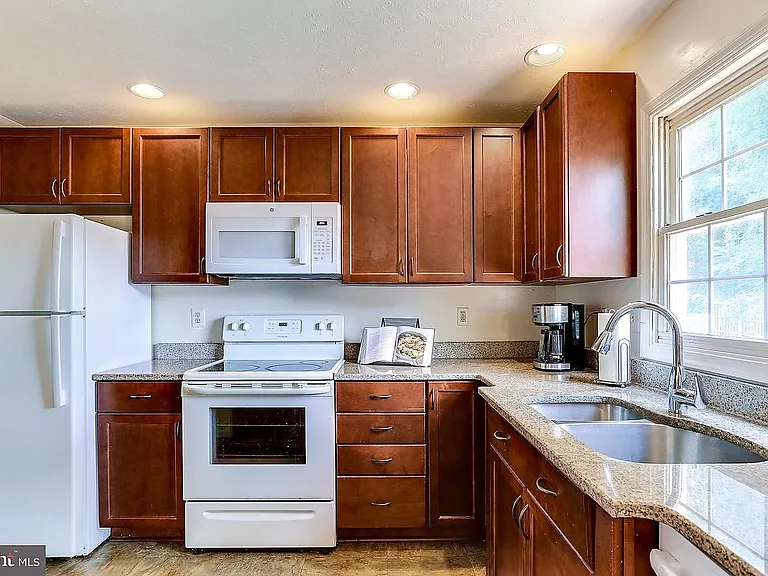 310 Kendigs Mill Rd — Photo 28