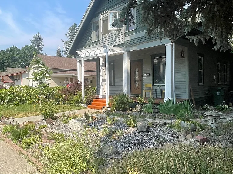 1427 E 16th Ave — Photo 2