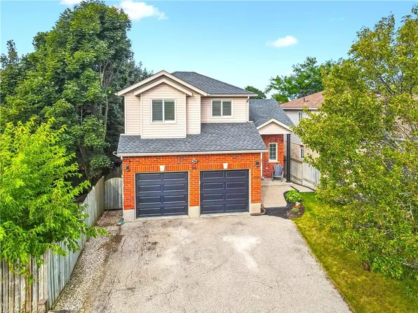 96 Kent St, Cambridge, ON N1S 4H2