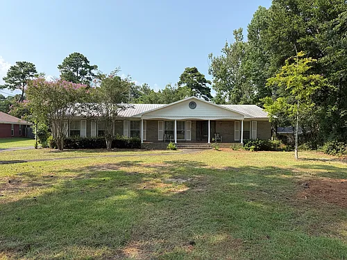 110 Patrician Dr Photo 1