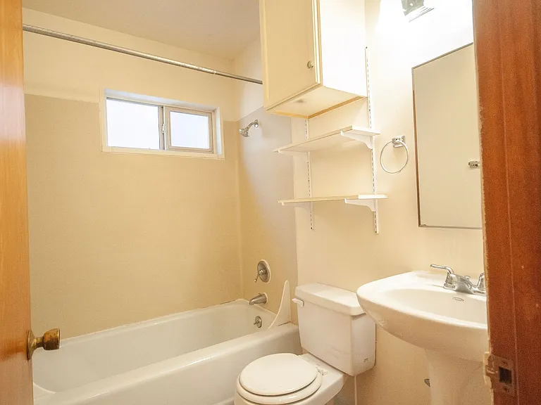 5043 15th Ave NE — Photo 6