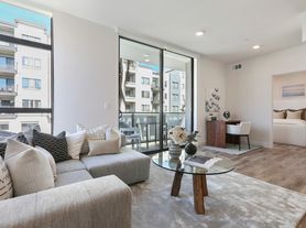 740 1/2 S Ridgeley Dr