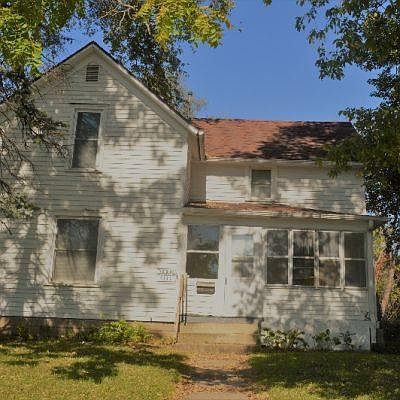 2nd image of 1111 Lincoln Way