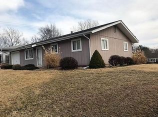 1705 4th St, Wamego, KS 66547