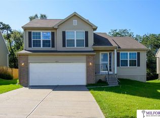 9021 Quest St, Omaha, NE 68122
