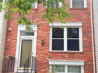 3758 Mazewood Ln, Fairfax, VA 22033