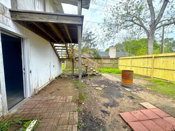 103 West St #B, Liberty, TX 77575