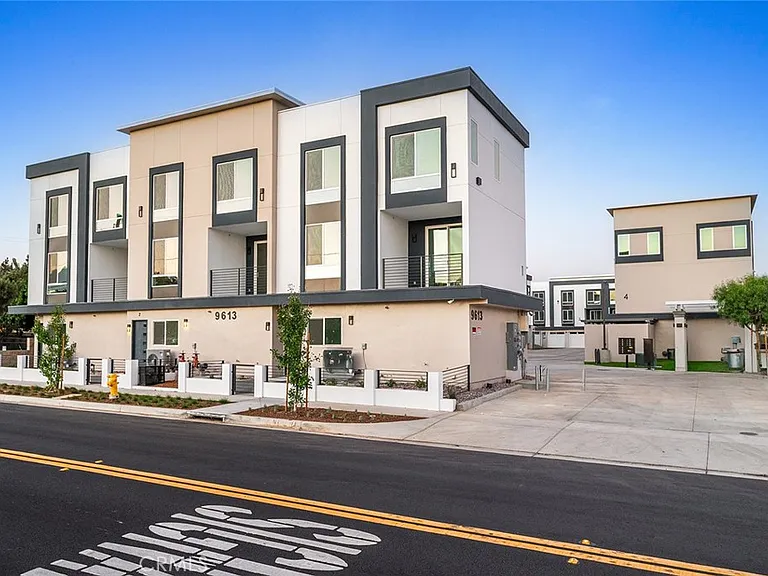 9613 Juniper Ave #19 — Photo 4
