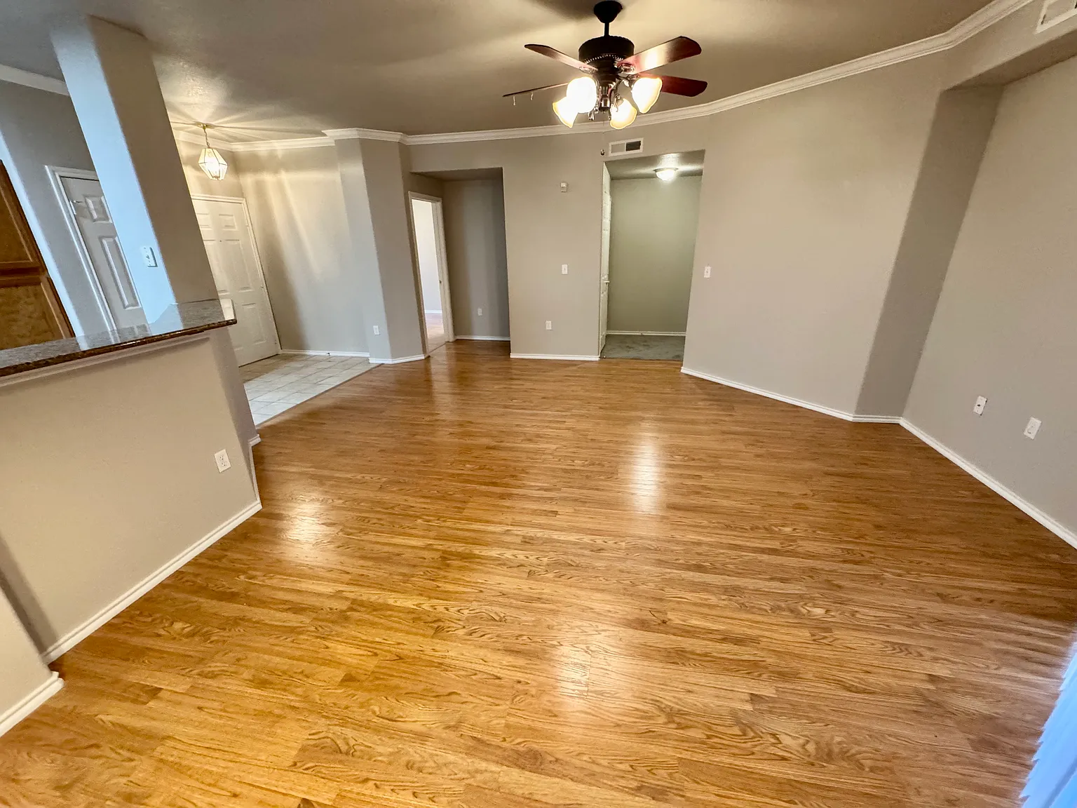 3 bed, 1276 sqft, $1,850 — Photo 4
