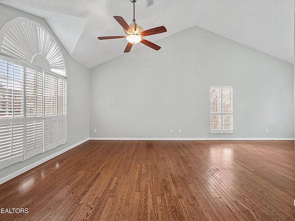 5th image of 9121 Tall Timber Dr