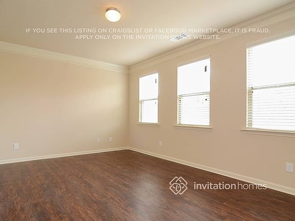 3rd image of 3680 Brookhollow Dr