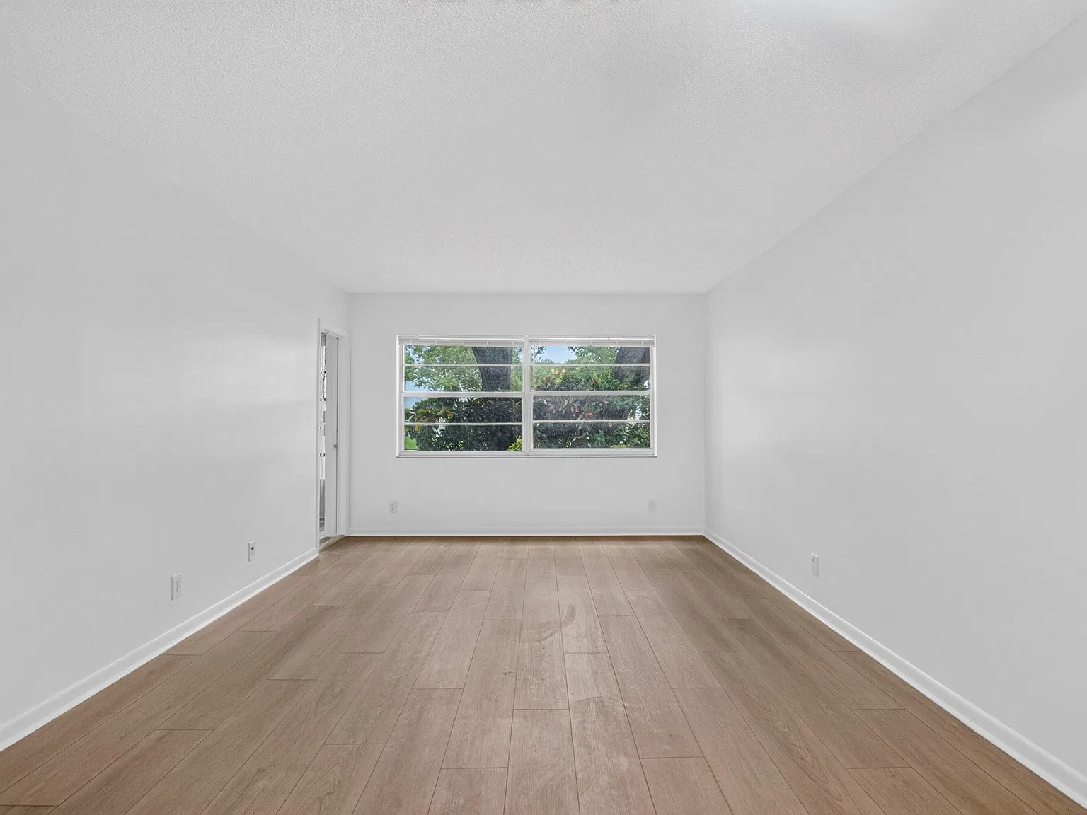 1 bed, 1.0 bath, 684 sqft, $1,400 — Photo 3