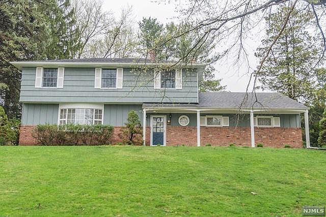 1st image of 812 Charnwood Dr