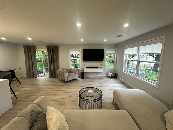 5th image of 1659 Thornfield Ct