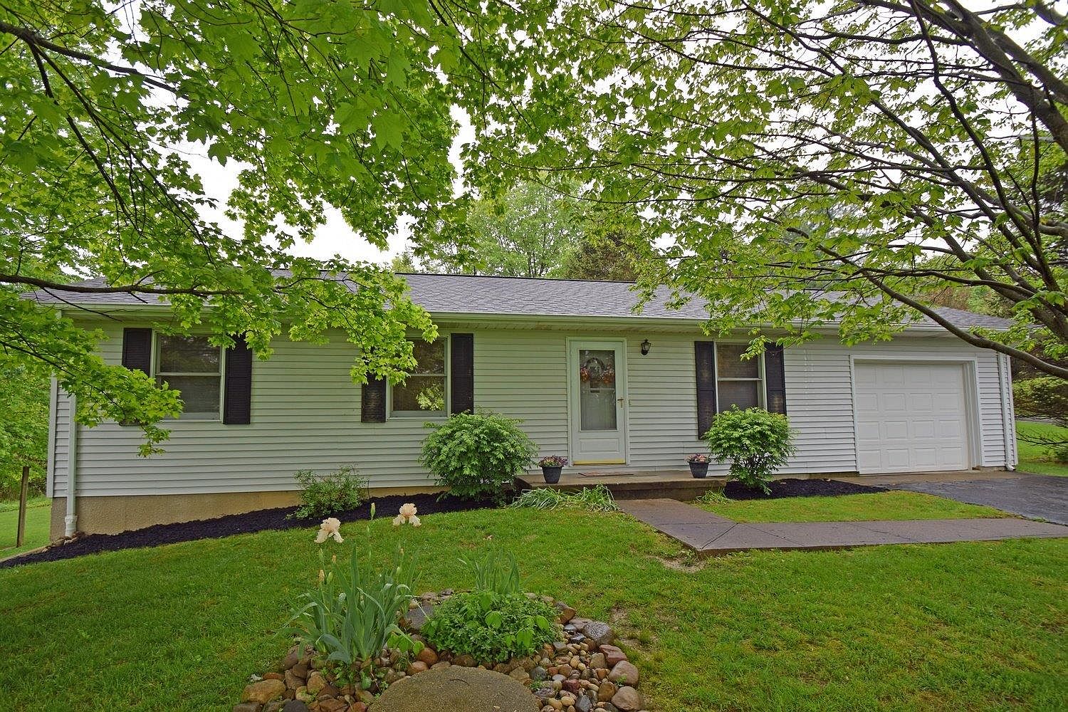 13193 Lake Grant Rd, Bethel, OH 45106 | Zillow