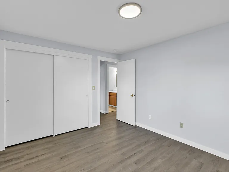 701 21st St SE — Photo 25