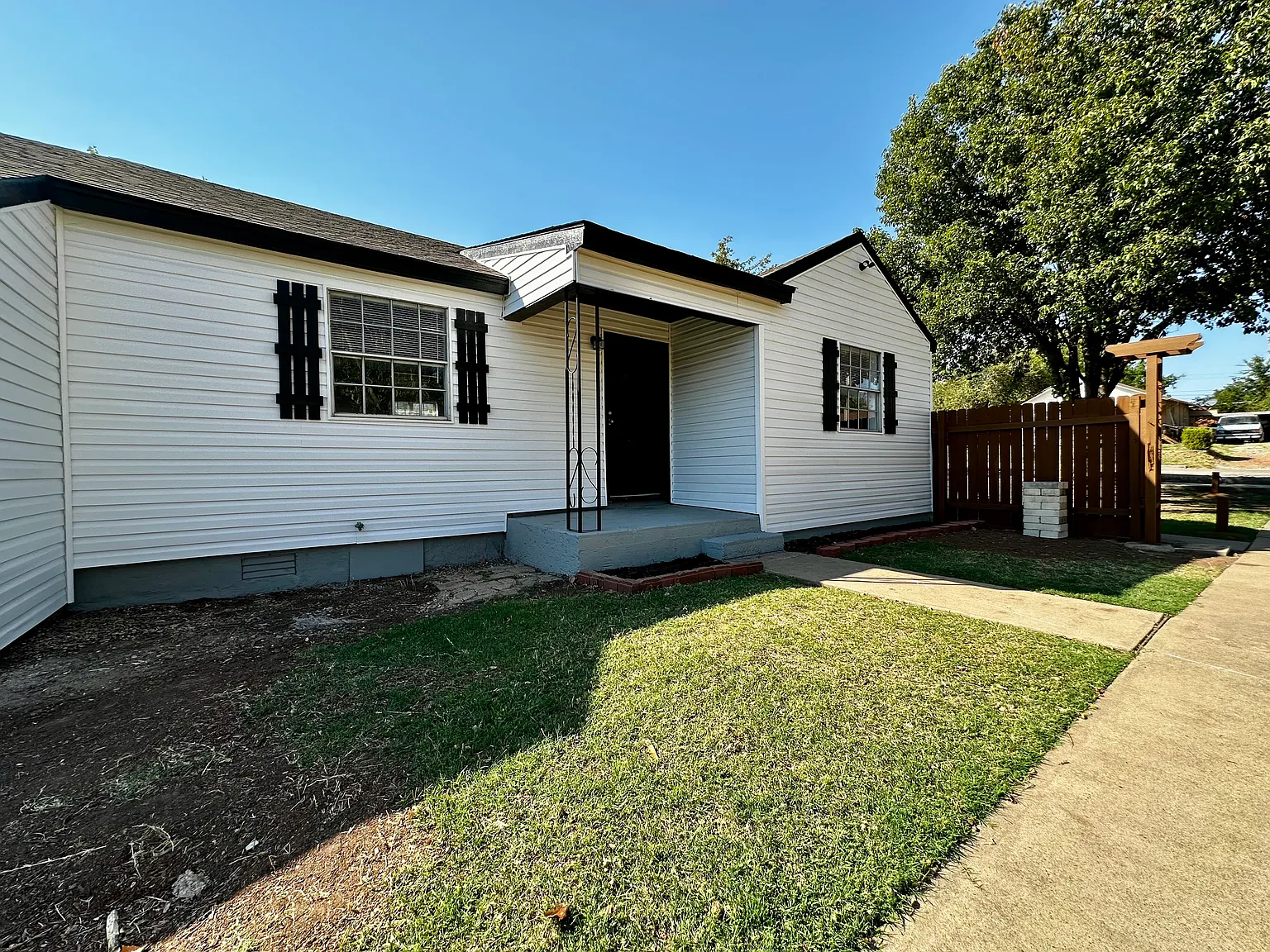 2 bed, 950 sqft, $1,100 — Photo 2