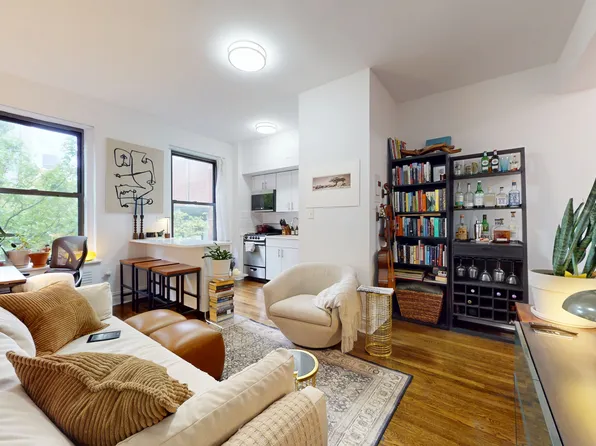 71 West 12th Street image 1 of 13