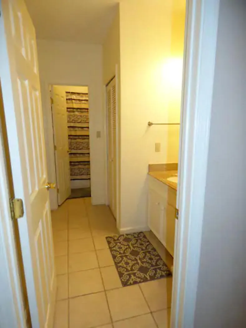 2 bed, 950 sqft, $1,675 — Photo 3