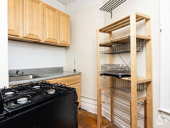 5th image of 148 Hancock St APT 4C