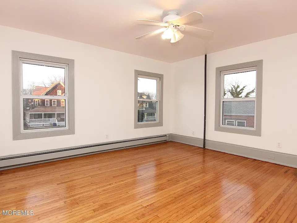 142 Morris Ave #2