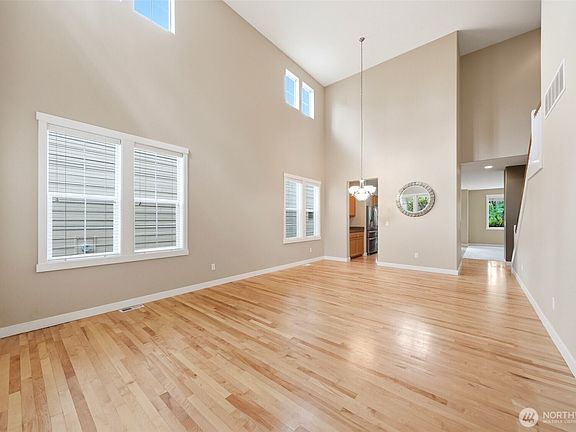 4th image of 24750 NE 3rd Place