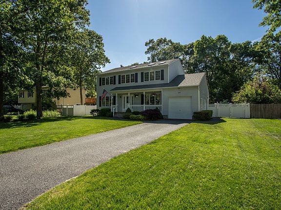 2nd image of 48 Hewitt Blvd