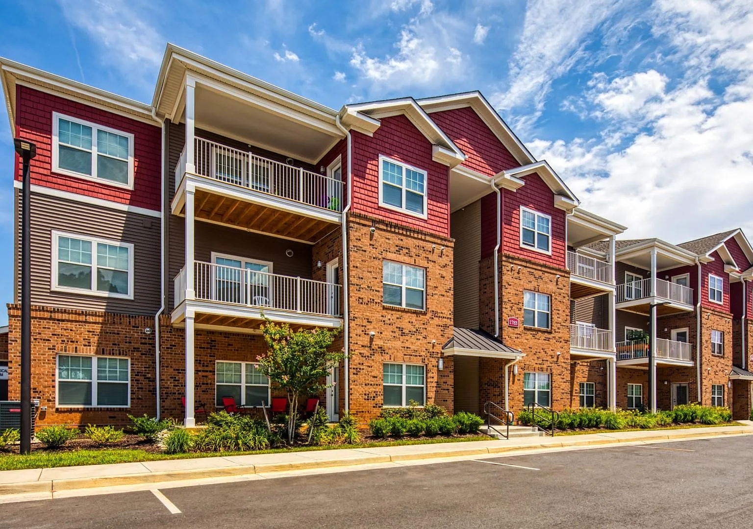 Valor Apartment Homes — Photo 1