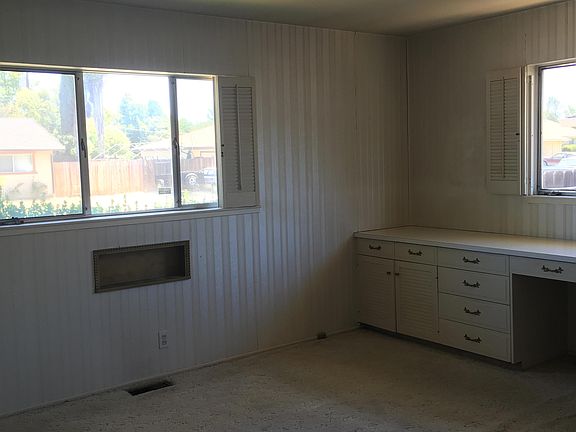 2nd image of 6860 Diegel Cir