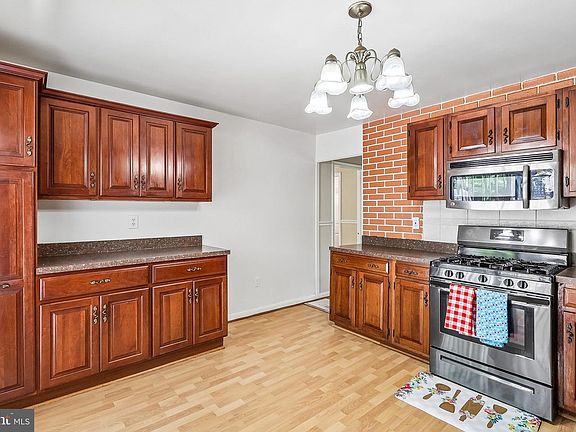 4th image of 5631 Ellerbie St