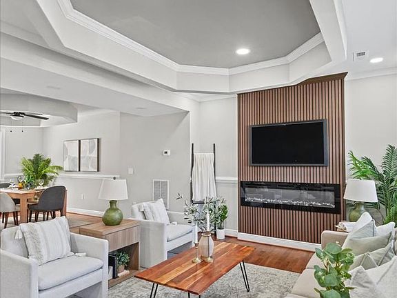 5th image of 3205 Leighton Ave