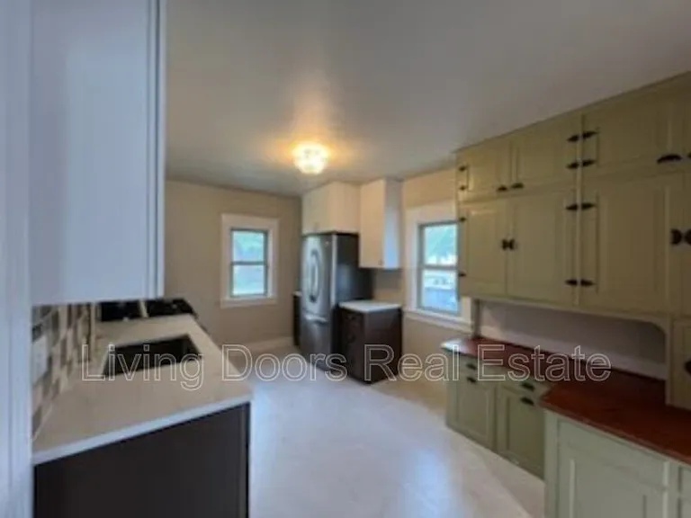 602 C St — Photo 4