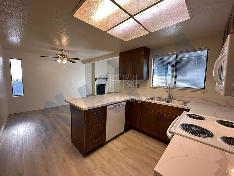 2903 Whittier Ct — Photo 9