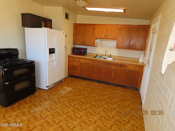 3rd image of 233 W BERRIDGE Drive