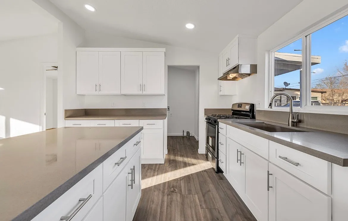 3 bed, 1698 sqft, $2,200 — Photo 4