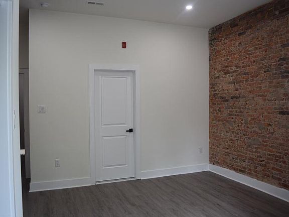 5th image of 6015 Baltimore Ave #3