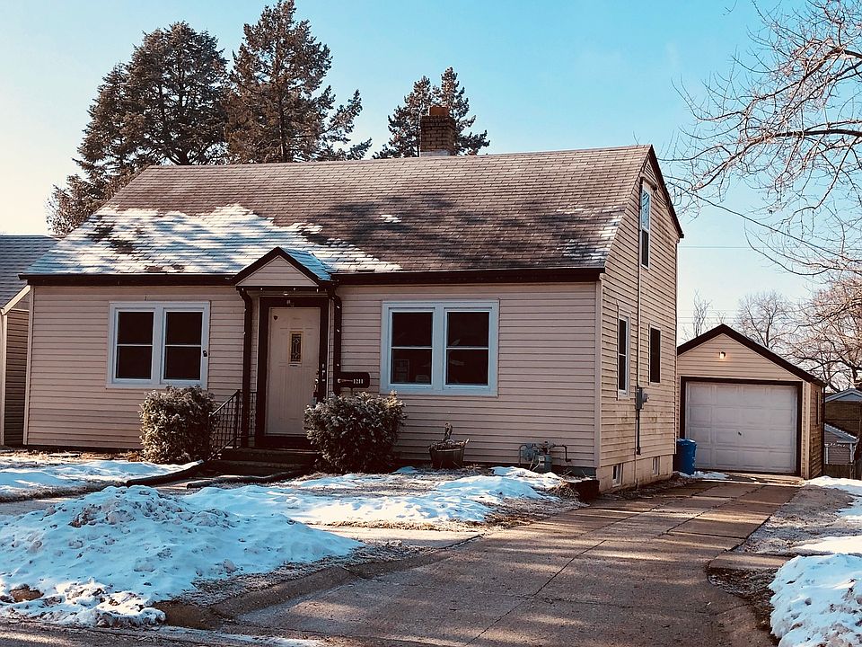 1st image of 1211 SE 30th St