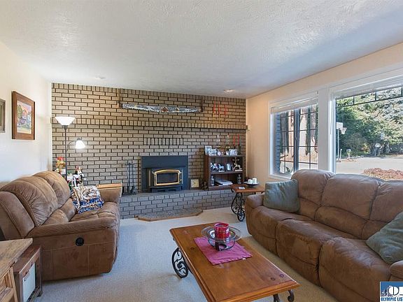 4th image of 22 Olympic Ln
