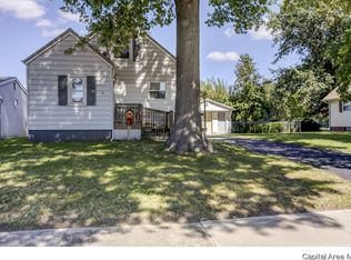 44 Illini Dr, Taylorville, IL 62568