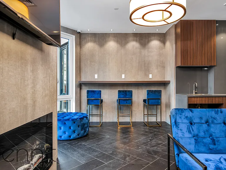 56 Ainslie St #2R — Photo 11