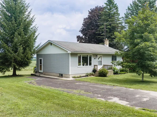 26 Brandon St, Morris Turnberry, ON N0G 1E0