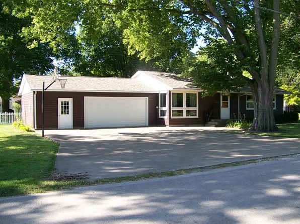 216 W Lee St, Pontiac, IL 61764