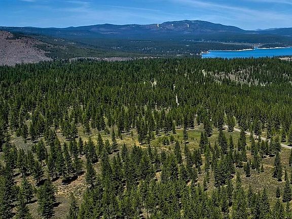 3rd image of 1 Martis Peak Rd