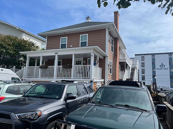 3rd image of 1202 N Baltimore Ave Unit 5