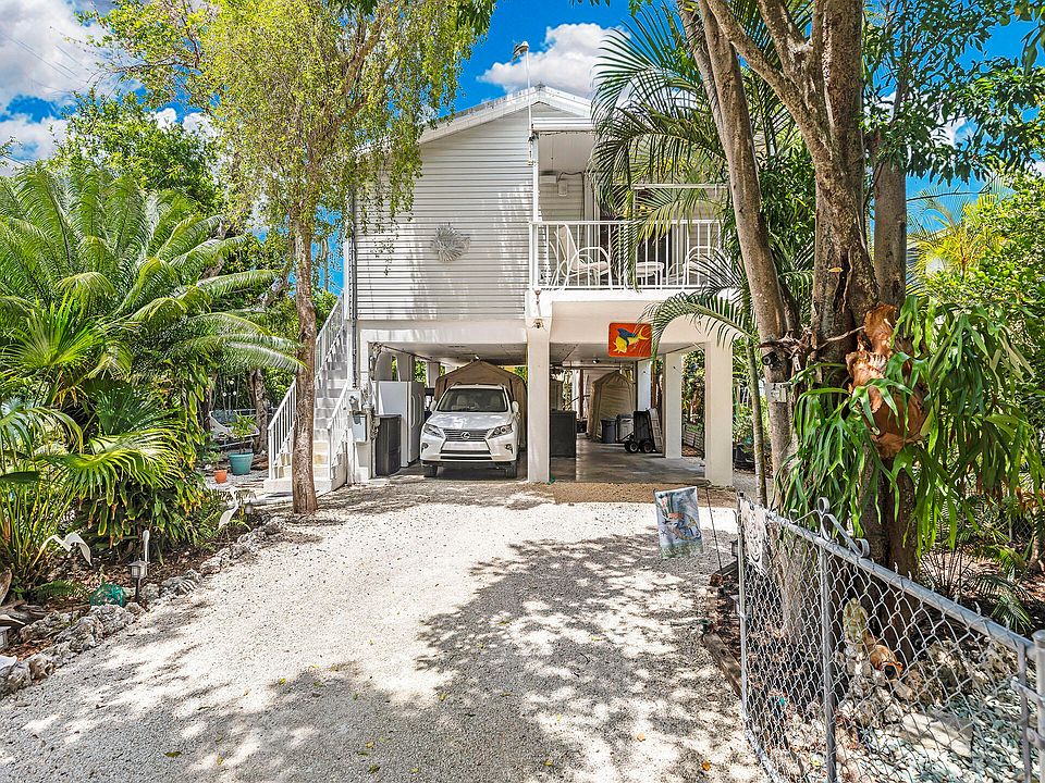 1st image of 133 Silver Palm Ave