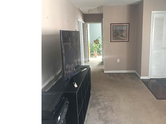4th image of 107 Rosewood Dr