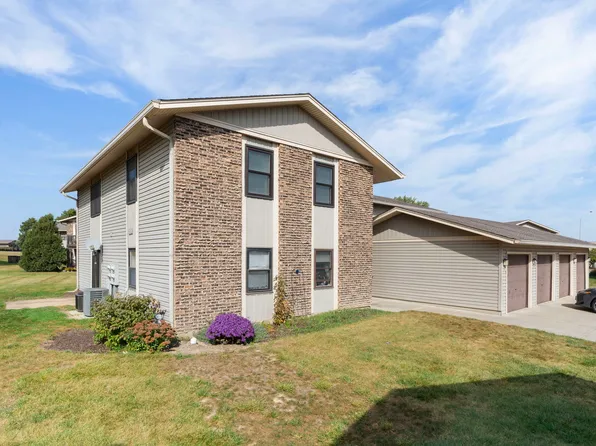 5815 Wilshire Ct Unit B, Hanover Park, IL 60133