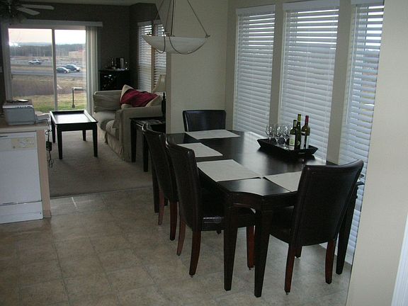 Kitchen / Dining Area