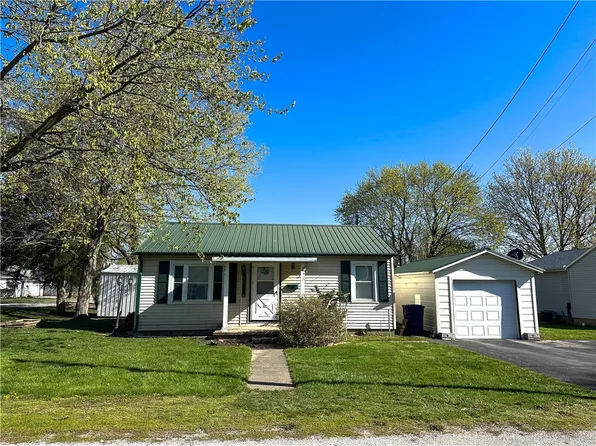 111 W Garfield St, Paris, IL 61944