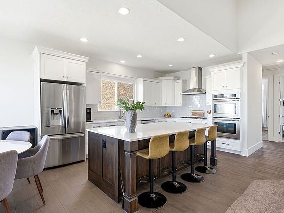 5th image of 223 N Ranch Rd W